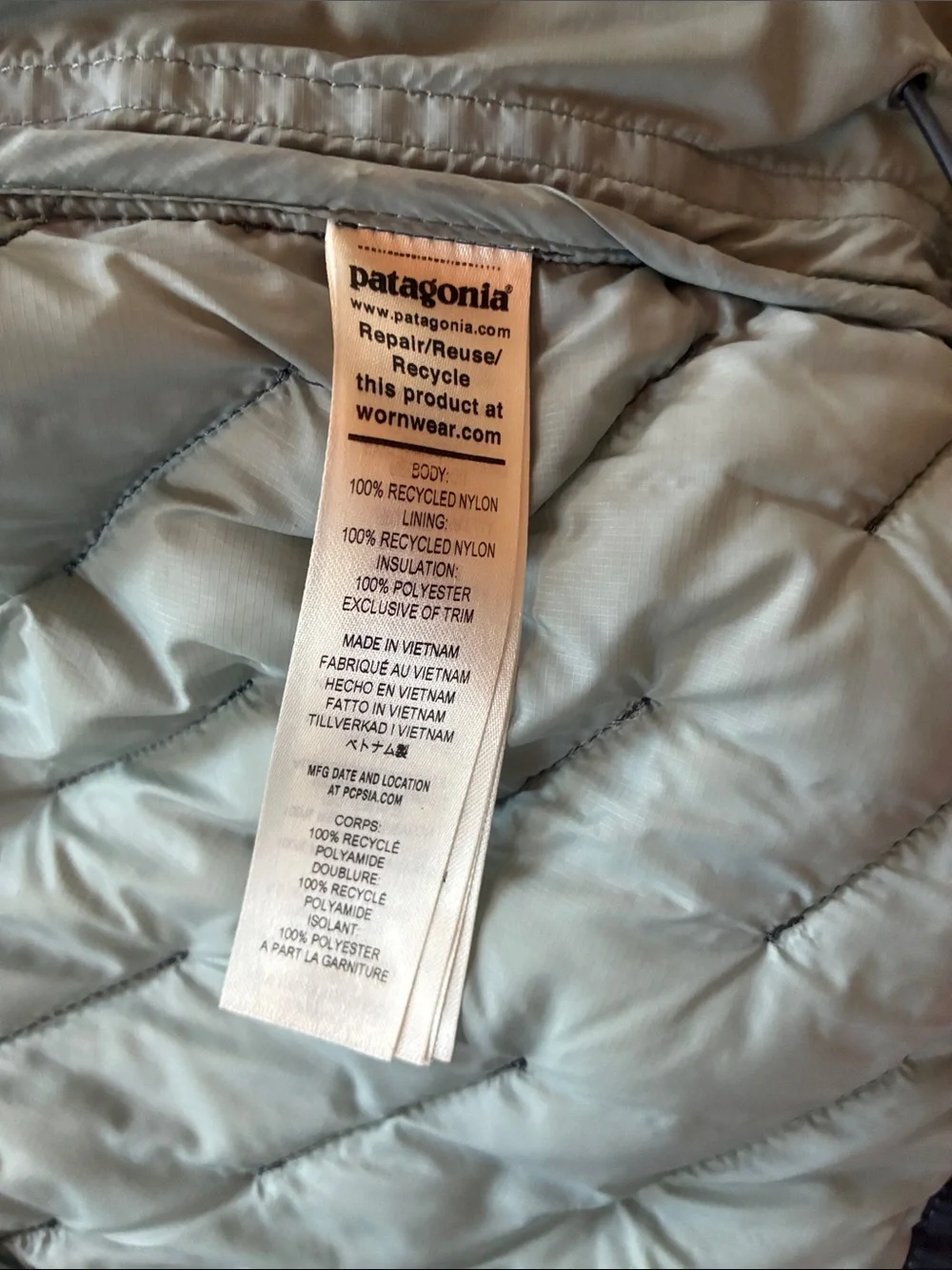 Patagonia Womens Macro Puff Hooded jacket.